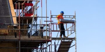 Anketa e BB: 28% e bizneseve, korrupsion me lejet e ndërtimit, 4 herë më shumë se rajoni