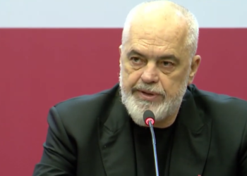 “Task forcë për mbeturinat”, Rama: Flotë automjetesh për pastrimin e kanaleve, do prodhojmë edhe zjarrfikëse