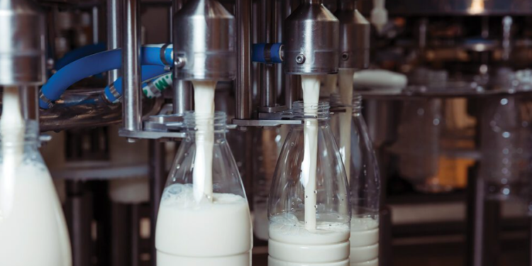 Nga 1 Maji shtrenjtohet plastika, përpunuesit e qumështit paralajmërojnë rritje kostosh për bulmetin