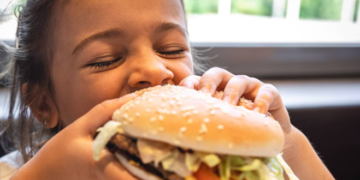 Fëmijët me probleme të mëlçisë, shkak kequshqyerja