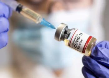 E BUJSHME/ Italia i njeh zyrtarisht dy grave dëmtime shëndetësore nga vaksina anti-Covid: Çfarë do të thotë kjo