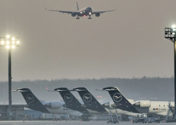 Do të fluturoni këto ditë? Si përkthehet kriza e Hormuzit për industrinë e Aviacionit Civil