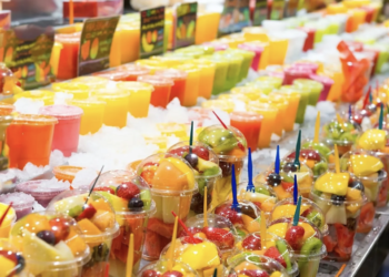 Kokërr e plotë, lëngje apo smoothie, si është më mirë të konsumohen frutat?