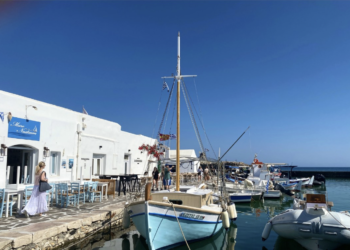 KAOSI në aeroporte: Greqia bëhet e para, heq sistemin EES për britanikët