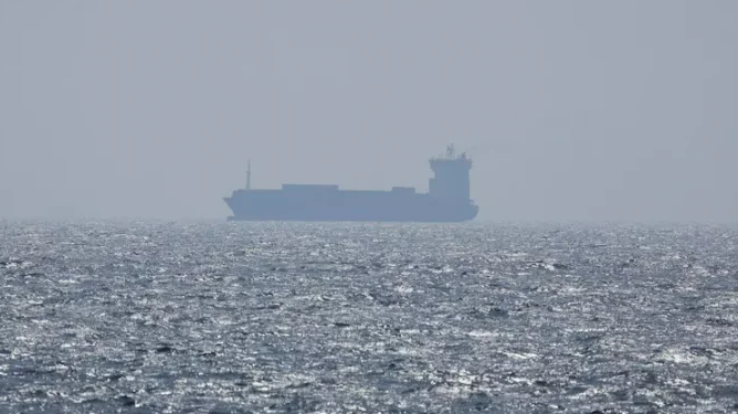 Kriza në Gjirin Persik, 43 anije ende të bllokuara