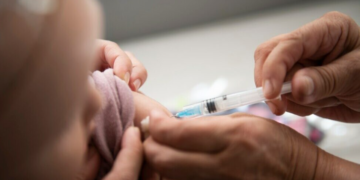 Studimi i ISHP: Fëmijët e vaksinuar kundër hepatitit B janë të mbrojtur edhe nga kanceri i mëlçisë