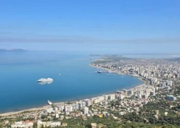 BB: Ekonomia shqiptare pritet të ngadalësohet nga lufta, çmimet e larta do të godasin konsumin