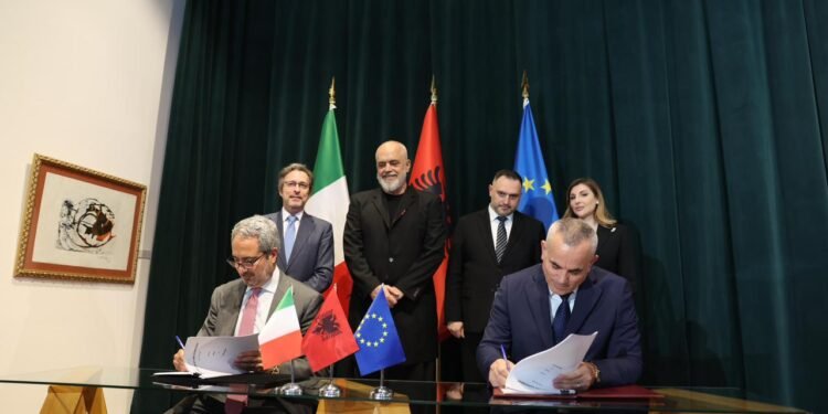 Shqipëria hyn në prodhimin e anijeve ushtarake, “Kayo” firmos marrëveshje me gjigantin italian Fincantieri