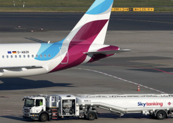 Aeroportet europiane paralajmërojnë krizë të karburantit të avionëve nëse Hormuzi nuk hapet brenda 3 javësh