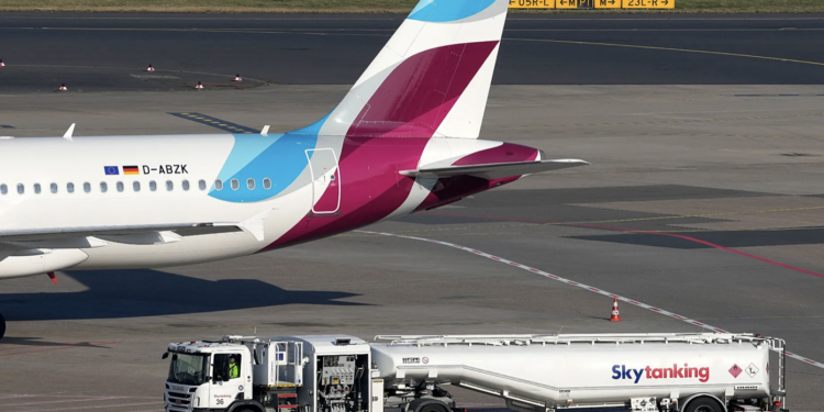 Aeroportet europiane paralajmërojnë krizë të karburantit të avionëve nëse Hormuzi nuk hapet brenda 3 javësh