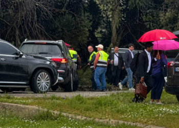 VIDEO/ Arkitektët amerikanë mbërrijnë në zonën ku do të investojë Ivanka Trump në Vlorë