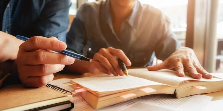 Arsimi i të rriturve në Shqipëri: Vetëm 1.6% pjesëmarrje, larg objektivit prej 47% të BE-së