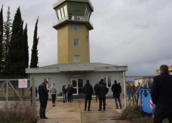 Ministria e Mbrojtjes anulon papritur tenderin 7.6 mln euro të bazës së Kuçovës