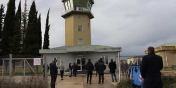 Ministria e Mbrojtjes anulon papritur tenderin 7.6 mln euro të bazës së Kuçovës