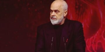 Rama: Pallati që u dogj do të rindërtohet 100% nga vetë ndërtuesi