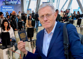 “Kalova për 5 sekonda”: Gazetari i njohur britanik në CNN, merr TIA-n si shembull efektiviteti dhe avancimi teknologjik