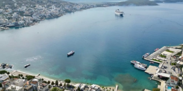 Dy kroçera sjellin në Sarandë më shumë se 2300 turistë