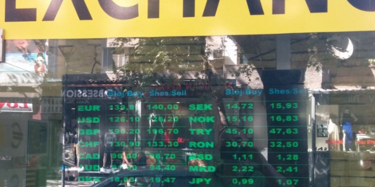 Kursi i këmbimit valutor: Bie euro, forcohet sërish dollari amerikan