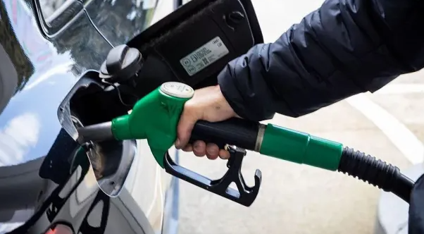 Bordi i Transparencës ul lehtë çmimin e naftës