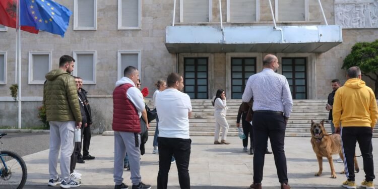 Dështon për herë të dytë protesta kundër rritjes së çmimit të naftës