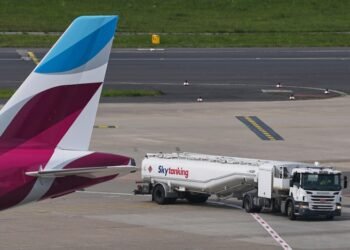 Salvini qetëson italianët dhe rajonin: Kemi karburant avionësh, por kriza mbetet ende kërcënim