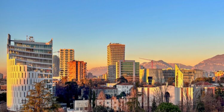 Dixhitalizimi/ Shqipëria “le pas” rajonin: 89% e qytetarëve marrin shërbime online