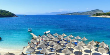 “Mirror”: Shqipëria, mes destinacioneve evropiane më të lira për pushime në maj