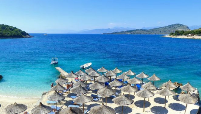“Mirror”: Shqipëria, mes destinacioneve evropiane më të lira për pushime në maj