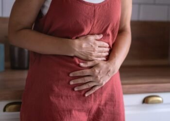 Pse stresi shkakton fryrje barku? Ekspertët tregojnë si të menaxhohet