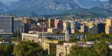 “Express”: Tirana, një udhëtim mes kulturës autentike dhe historisë së pasur
