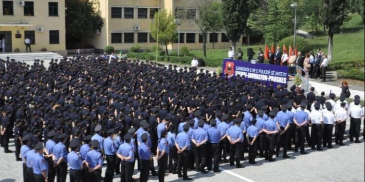 Helmohen nga ushqimi 55 studentë të Akademisë së Sigurisë, shpallet në kërkim Alma Tafani e Sori AL, dy të arrestuar