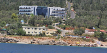 Privatizohet edhe pika kufitare e Dhërmiut