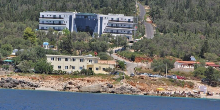 Privatizohet edhe pika kufitare e Dhërmiut