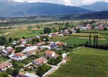 Parku fotovoltaik në Gjoricë drejt gjykatës, thellohet përplasja në Bulqizë