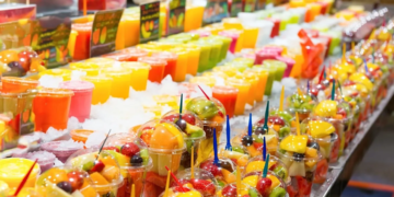 “Smoothie”, lëng apo të plota. Cila është mënyra më e shëndetshme për të konsumuar fruta?