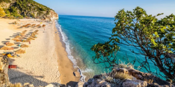 “Metro”: Shqipëria kryeson listën e destinacioneve evropiane për pushime