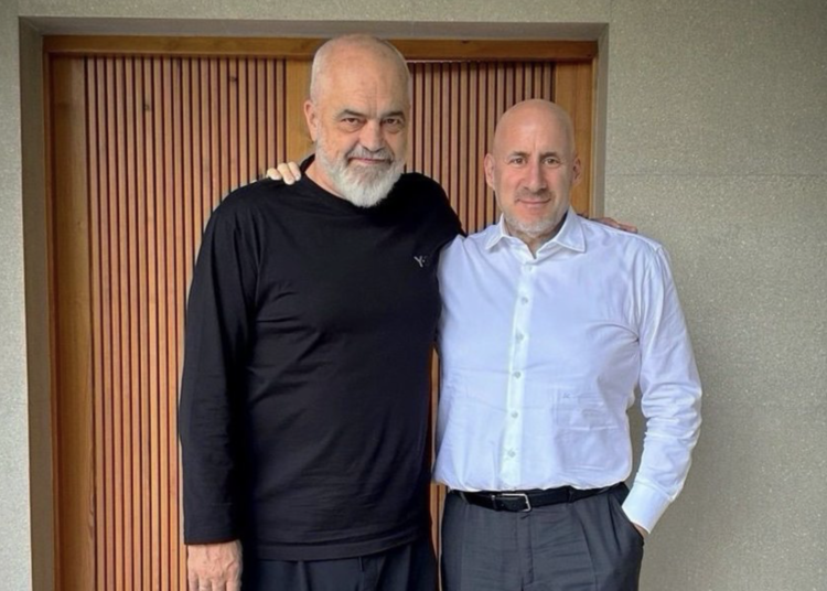 Hungarezët e 4iG plan për ndërtim data centerash në Shqipëri krahas korridorit me fibra optike që na lidh me Greqinë
