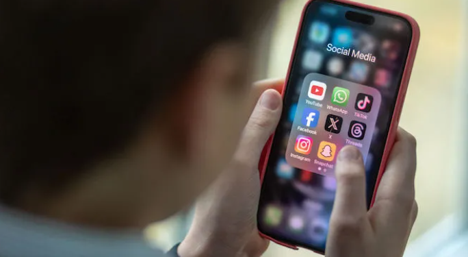 A po ndikon TikTok në krizën globale të lindshmërisë?