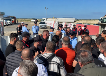 Shteti “vë dorë” në Aeroportin e Vlorës pas sherrit Valon Ademi-Behgjet Pacolli, policia rrethon VIA-n