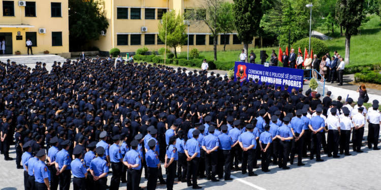 Helmohen nga ushqimi 55 studentë të Akademisë së Sigurisë, shpallet në kërkim Alma Tafani e Sori AL, dy të arrestuar
