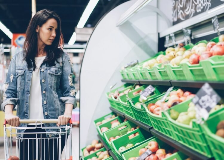Metoda e blerjeve “5, 4, 3, 2, 1”: Si të mbushni në mënyrë efektive shportën e supermarketit pa shpenzuar kot