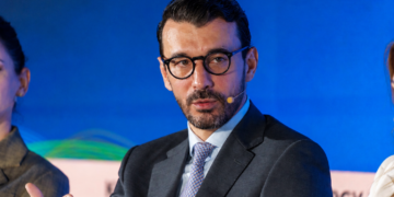 Shqipëria lidhet me tregun rajonal të gazit, ministri Karakaçi shpjegon projektin strategjik me SHBA