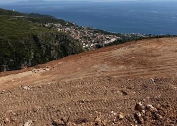 IKMT gjobit kompaninë “Gjikuria” me 11 000 euro për hedhje dherash në mënyrë të paligjshme në Dhërmi
