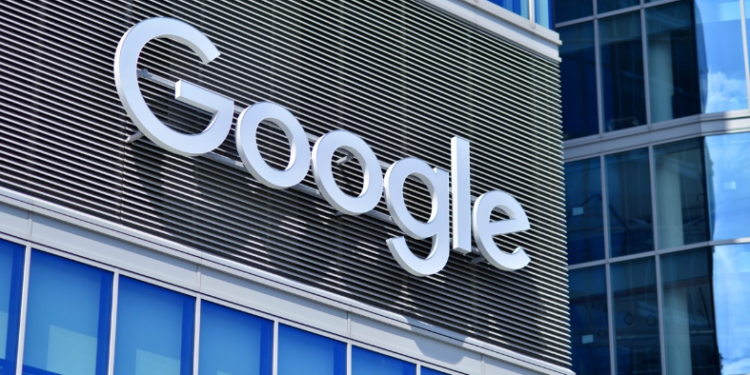 “Revoltë” brenda Google, punonjësit kundër përdorimit të AI në projekte ushtarake sekrete