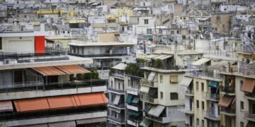 Greqia me plan konkret për të futur në treg apartamentet bosh, lëvizja synon lehtësimin e krizës së strehimit