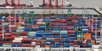 Kina po fiton terren në Evropë, ekspertët paralajmërojnë krizë industriale