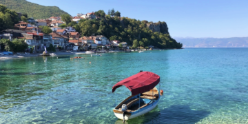 Liqeni i Ohrit shpallet më i bukuri në Europë, alternativa më e mirë e Komos në Itali