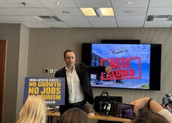 RyanAir njofton mbylljen e bazës në Selanik, fokusi në Tiranë dhe Zagreb