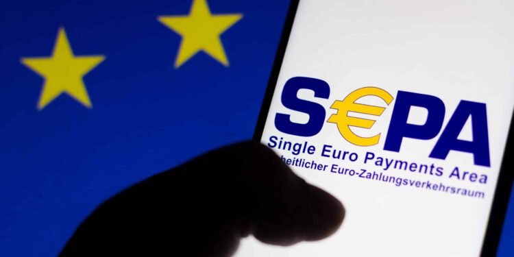 Vetëm në 6 muaj, shqiptarët kryejnë 4.3 miliardë euro transferta përmes SEPA-s