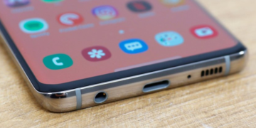 Shqiptarët flasin më pak në telefon, AKEP: Po konsumojnë më shumë internet